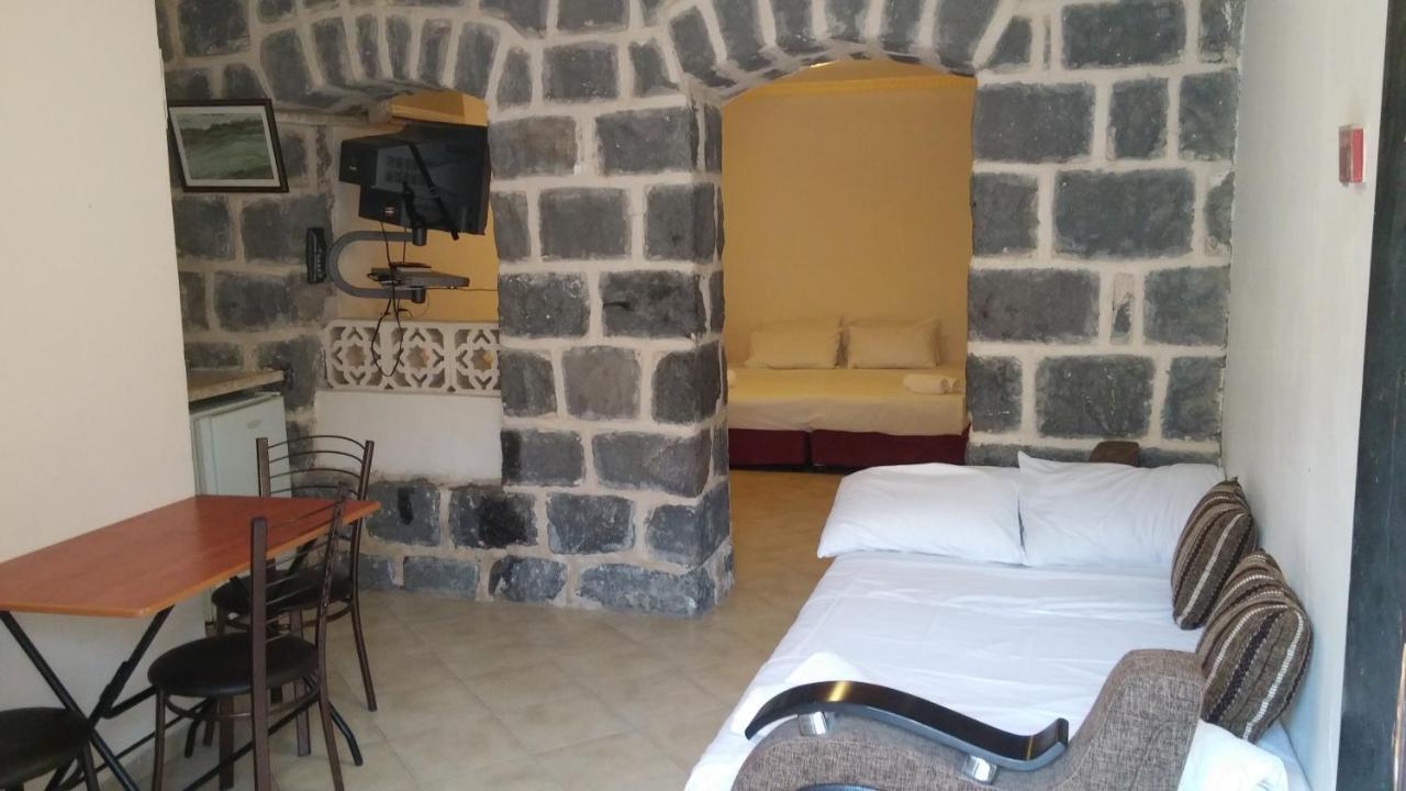 Hôtel Ahva 17 à Tibériade Extérieur photo